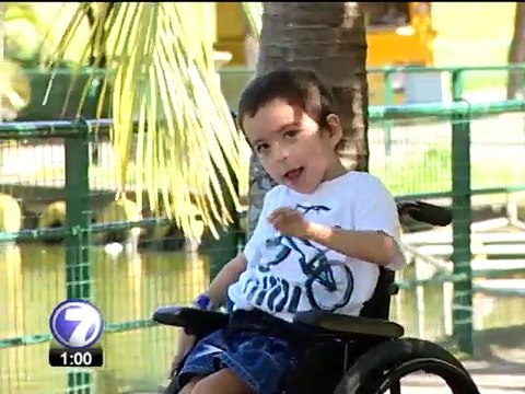 Niños de escasos recursos celebraron la navidad en el parque de diversiones