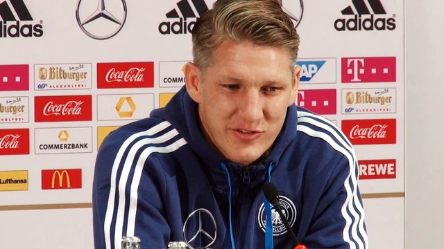 FOOTBALL: DFB-Team: Schweini: Podolski wichtig für Teamspirit