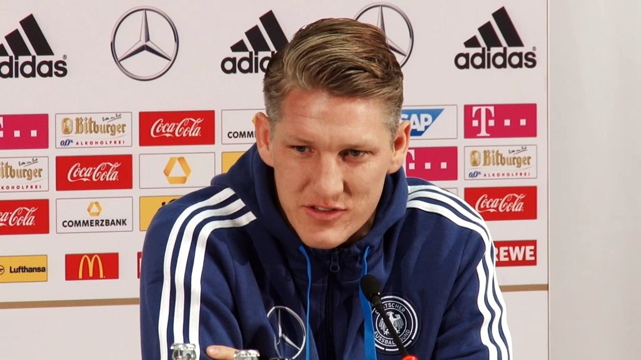 Schweini: 'Müssen elf Kapitäne sein'