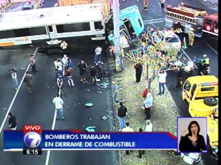 Tren descarrila tras chocar contra tráiler en San Pedro