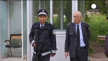 افتتاح رمزي لمتحف باردو في تونس ومظاهرات ضد الارهاب تجوب شوارع العاصمة