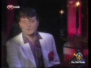 Ferdi Özbeğen -  DAVACI DEĞILIM video NOSTALJI