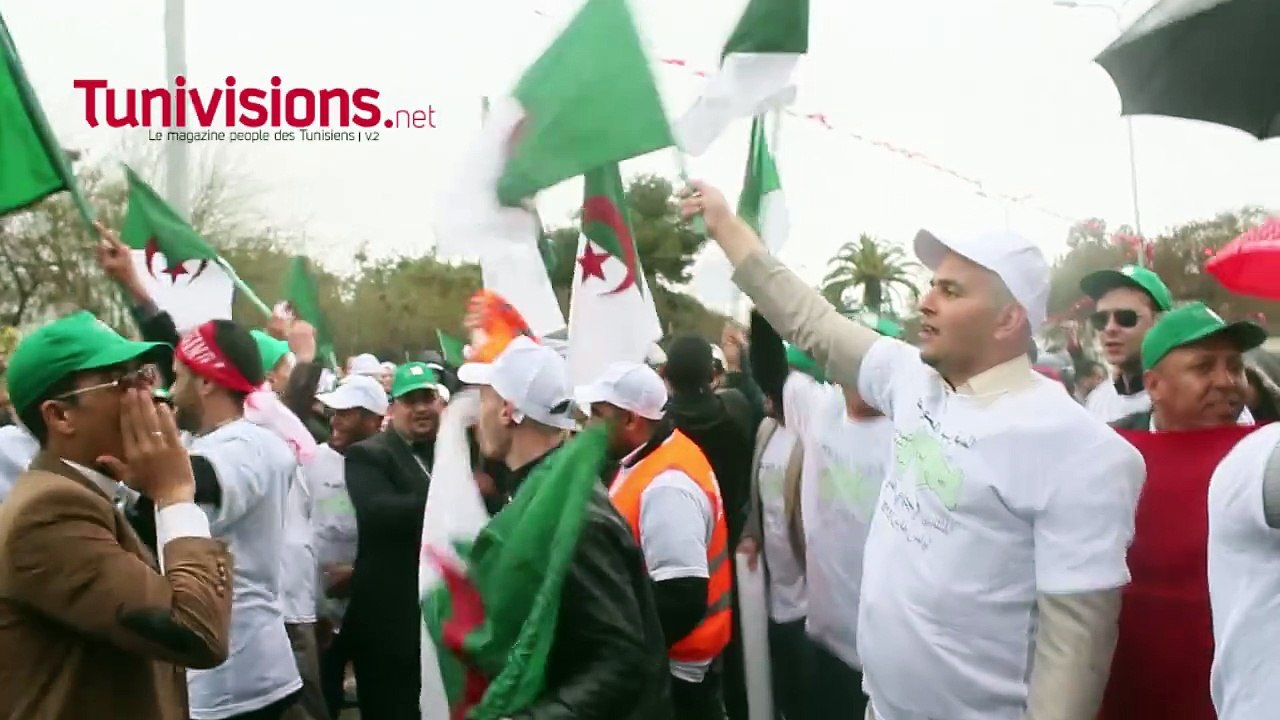 الجزائريون يرفعون شعار دزيرية توانسة خوا خوا يا ارهابي يا جبان شعب تونس لا يهان
