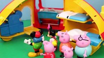 Mickey Mouse Clubhouse Peppa Pig and Minnie Mouse Daddy Pig Camping in Mickeys Camper ToysReviewToys