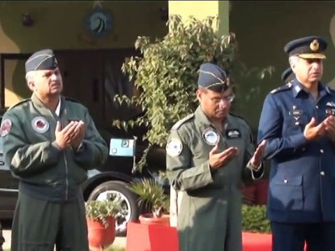 Air Chief Marshal Suhail Aman Flaying F 16 On 23rd March 2015 Parade Exclusive Interior and Exterior Video Footage