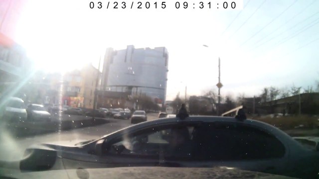 Mauvais conducteur russe : fallait pas lui couper la route!