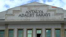 Antalya Sahneden İndirilen Oryantalden Suç Duyurusu