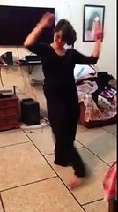 Hot Girl Dancing On Chitiya Kaliya Way Full HD MUJRA 2015