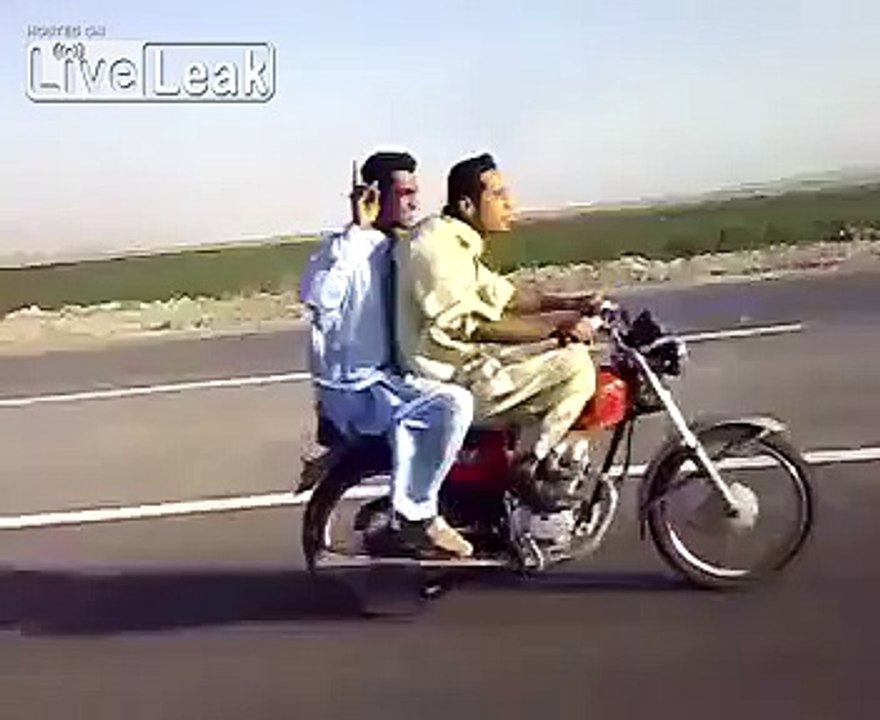 Crazy Guys on Motorcycle:Dangerous Bike Whealing..!