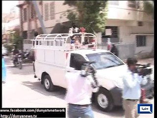 Dunya News - Karachi: Rangers remove barriers in front of Musharraf's residence
