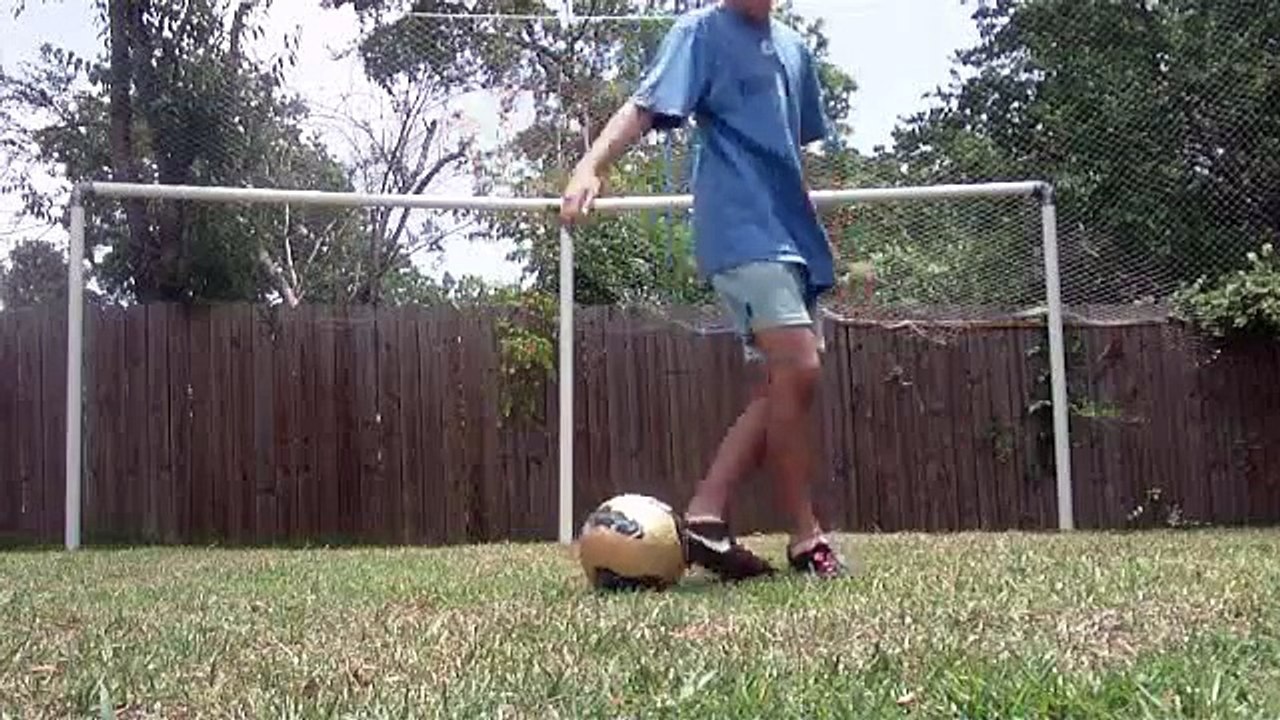 "Pendulum" Tutorial Ronaldinho Flick Up Freestyle Football/Soccer Juggling Skills And Tricks