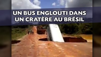 Download Video: Un bus englouti en quelques secondes dans un cratère formé par de fortes pluies