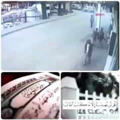 Jissay Allah Rakhe Usay kon Chakhay