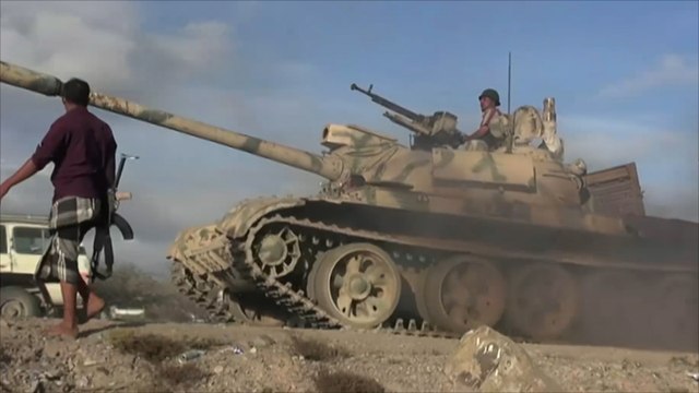 الحوثيون يسيطرون على قاعدة العند الجوية في لحج