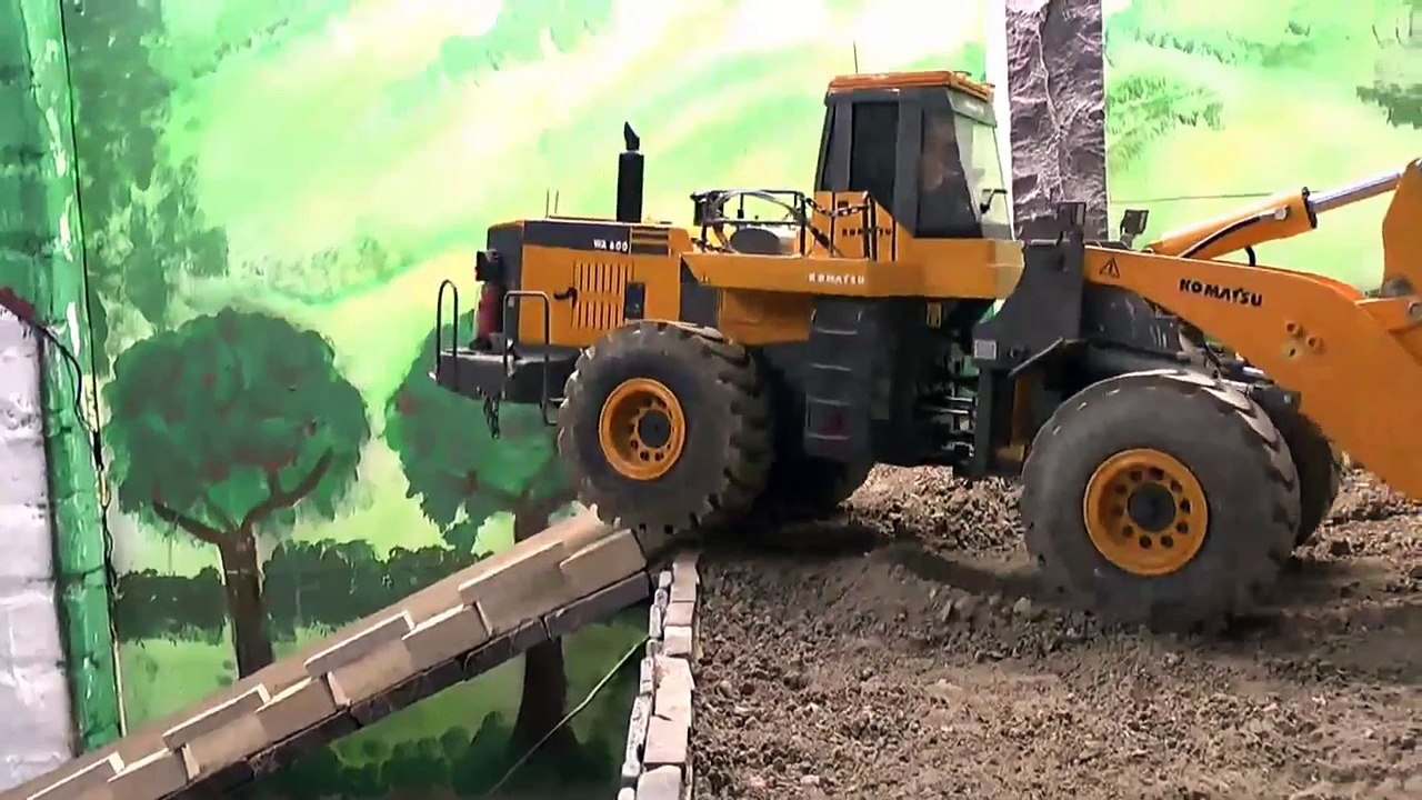 RC CONSTRUCTION SITE , THE LAST DAY AND CONSTRUCTION OF GATEWAY FOR CARRARA WORLD