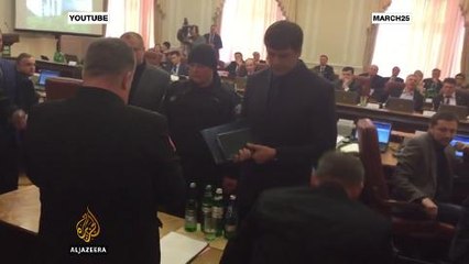 Ukrainian officials detained on live TV