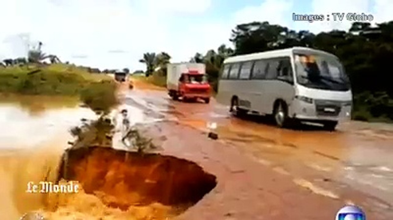 Un bus englouti par un trou au Brésil