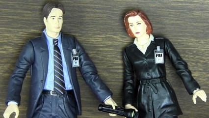 CGR Undertow - THE X-FILES: FIGHT THE FUTURE Toy Review