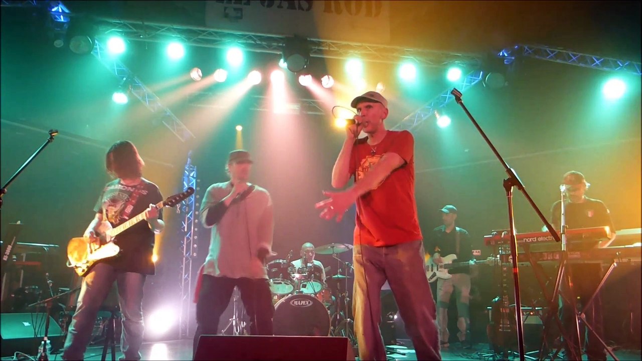 DAÏPIVO feat MALIK FAHIM - riches contres pauvres (live)