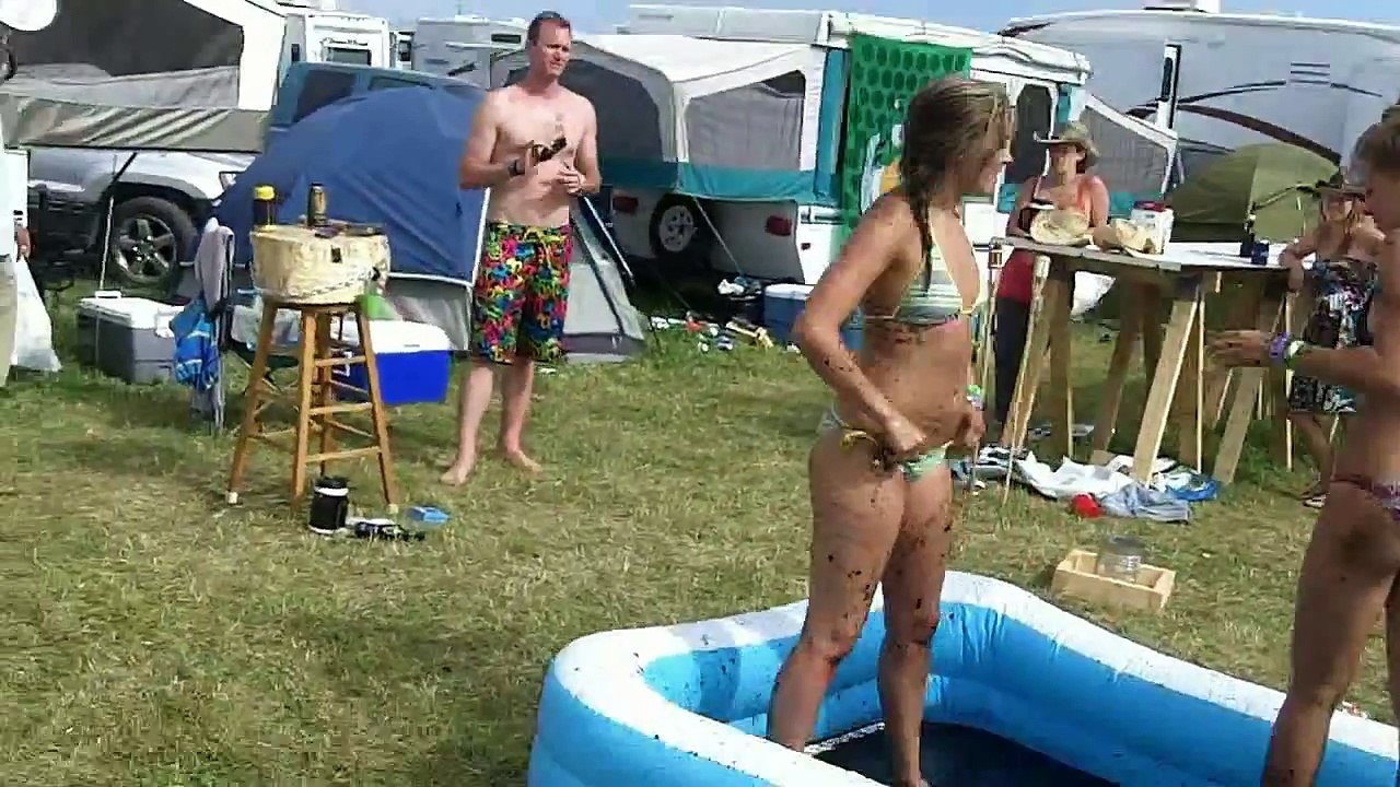 Country Fest Bikini Mud Wrestling, Ariel & Gina Rumble In the Jungle