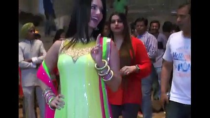 Sunny Leone Behind the Scenes EK PAHELI