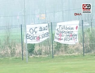 Milli Takım kampında Emre Belözoğlu'na küfürlü pankart