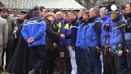 Kanzlerin Merkel am Absturzort: "Es ist eine wahrhafte Tragödie"