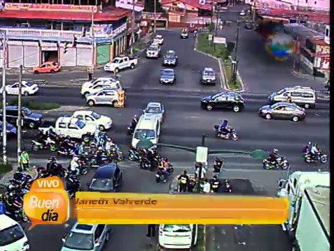 Habilitan paso por Hatillo 6 en circunvalación tras protesta de taxistas informales