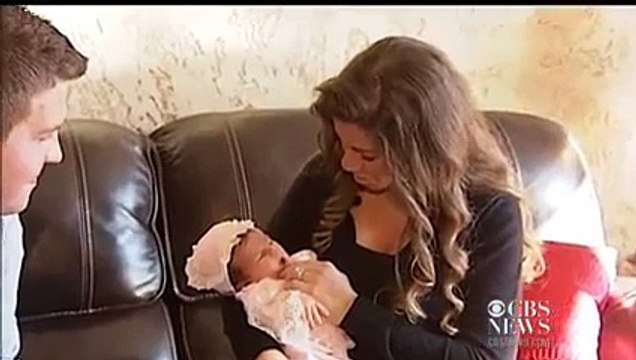 Insolite : Ce bébé nait avec 2 dents !