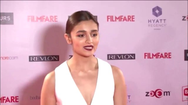 OMG - Sidharth Malhotra aur Alia Bhatt New Film KAPOOR & SONS me Behan Bhai ka role karege - Kese Lagge ge yeh Pyaar bharre Love Birds Behan Bhai ke Role Me, See this Video