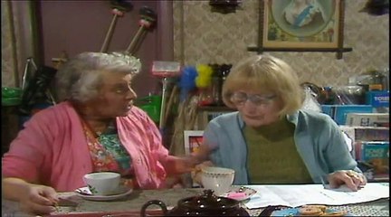 Maggie & Her. Reg & The Computer. Series 2 Episode 6