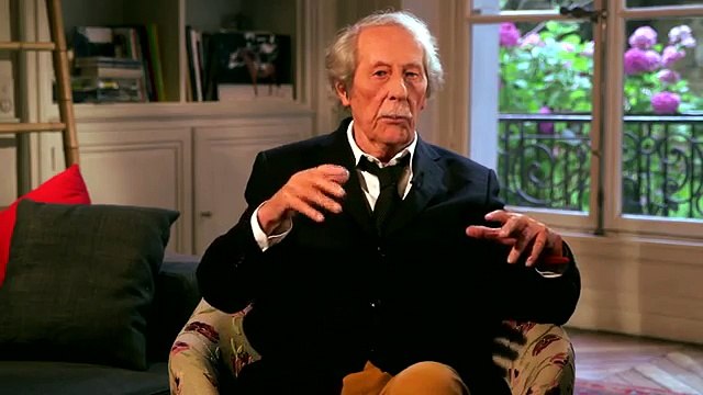 Énorme : l'acteur Jean Rochefort résume un roman avec le langage des jeunes !