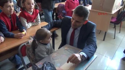 Gaziantep?te 5 Bin 750 Suriyeli Öğrenciye Kırtasiye Yardımı