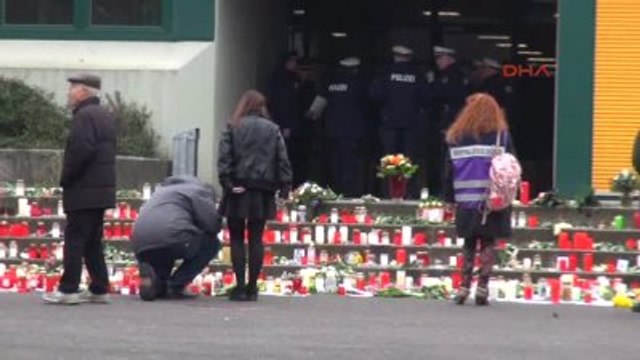 2 Öğretmen ve 16 Öğrencisini Kaybeden Okulda Hüzün Hakim... Türk Öğrenciler de Okulda....