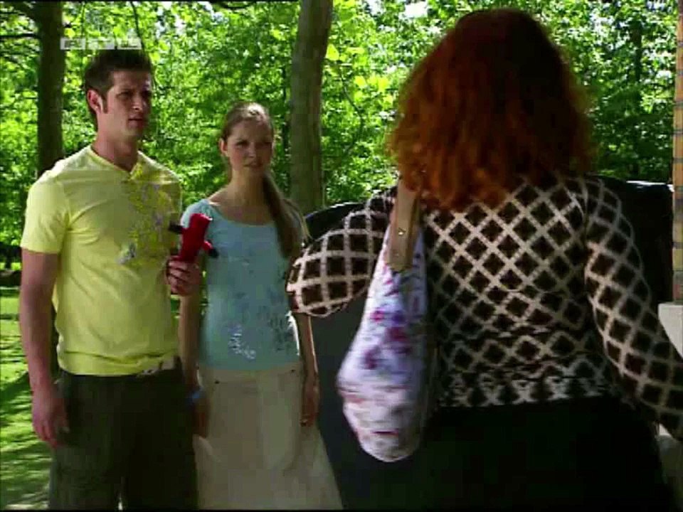 472Dx_Deniz.wird.Opfer.eines.Voodoo-Zaubers