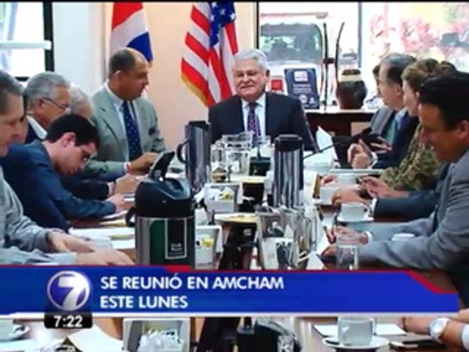 Luis Guillermo Solís intenta disipar las preocupaciones de inversionistas y empresarios por declaraciones de Ottón Solís