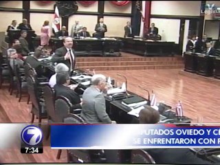 Walter Céspedes y Manrique Oviedo se enfrentaron en el Congreso