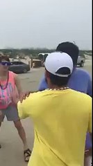 Fail : Il provoque un groupe de jeunes mais fini par se taper la honte !