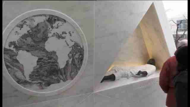 La ONU inaugura una escultura en recuerdo a millones de esclavos