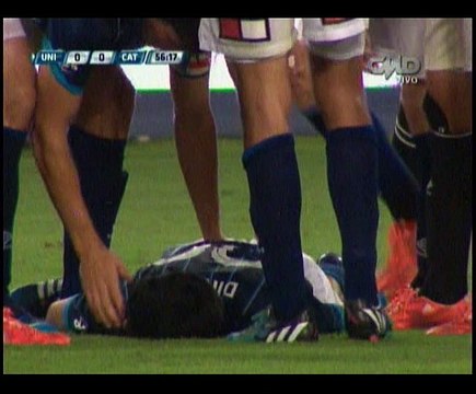 Universitario de Deportes: terrible caída de jugador de Universidad Católica (VIDEO)