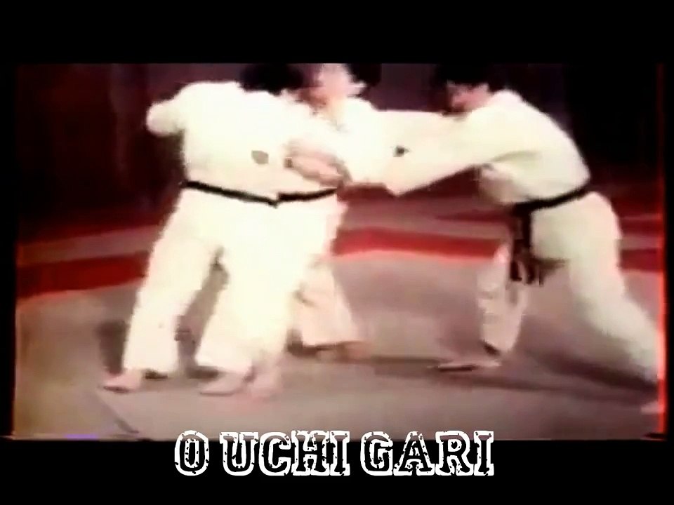 Entrenamiento de Judo tradicional. (HD)