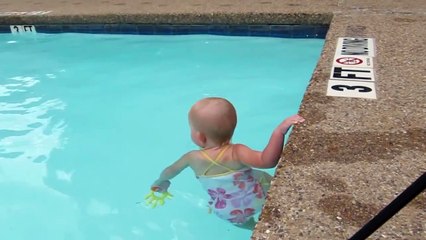 Yüzmek Benim İşim Diyen Bebek