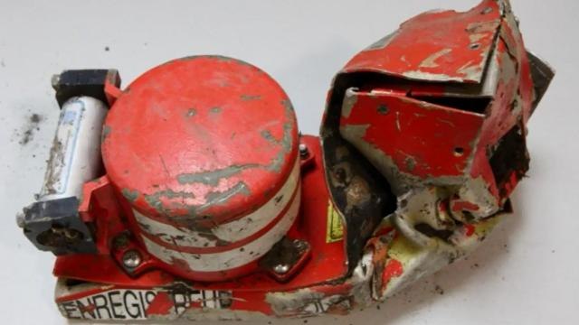 Los investigadores del accidente aéreo trabajan con el audio de una de las cajas negras