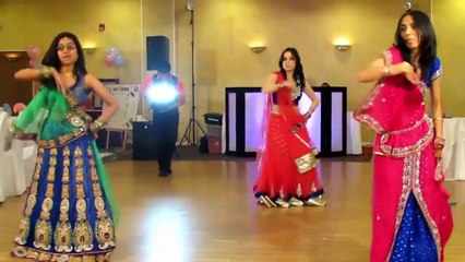 CUTE Girls Dance On Wedding - Jhoomar Dy