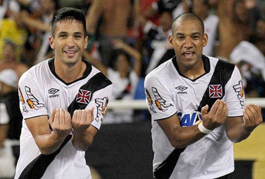 Doriva enaltece 'zagueiros-artilheiros' do Vasco