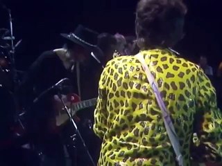 Chuck Berry, Keith Richards, Jerry Lee Lewis, Neil Young – "Roll Over Beethoven"