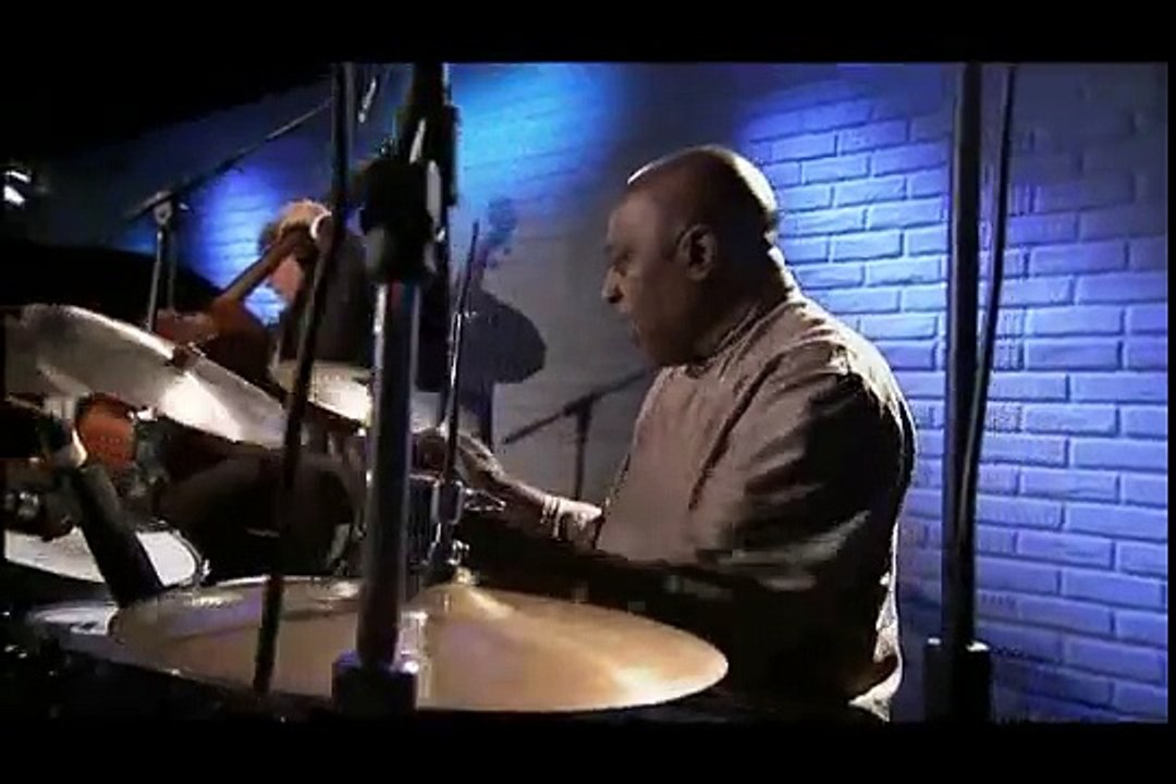 Chick Corea, Miroslav Vitous, Roy Haynes - Now He Sings, Now He Sobs