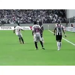 Ronaldinho fa impazzire tutti