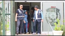 Antalya'da Ev Kiralayıp Hırsızlık Yapan 3 Kadın Yakalandı