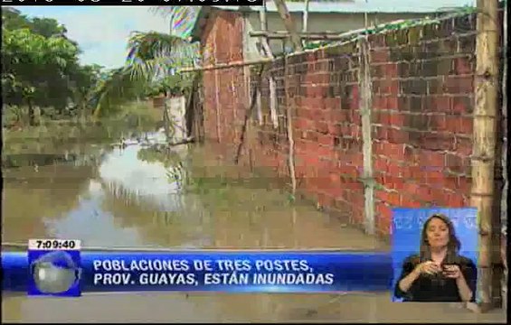Poblaciones de Tres Postes inundadas a consecuencia de las fuertes lluvias